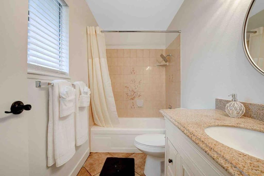 Resort Style 4 Bedroom House With Pool Minutes From Strip Λας Βέγκας Εξωτερικό φωτογραφία
